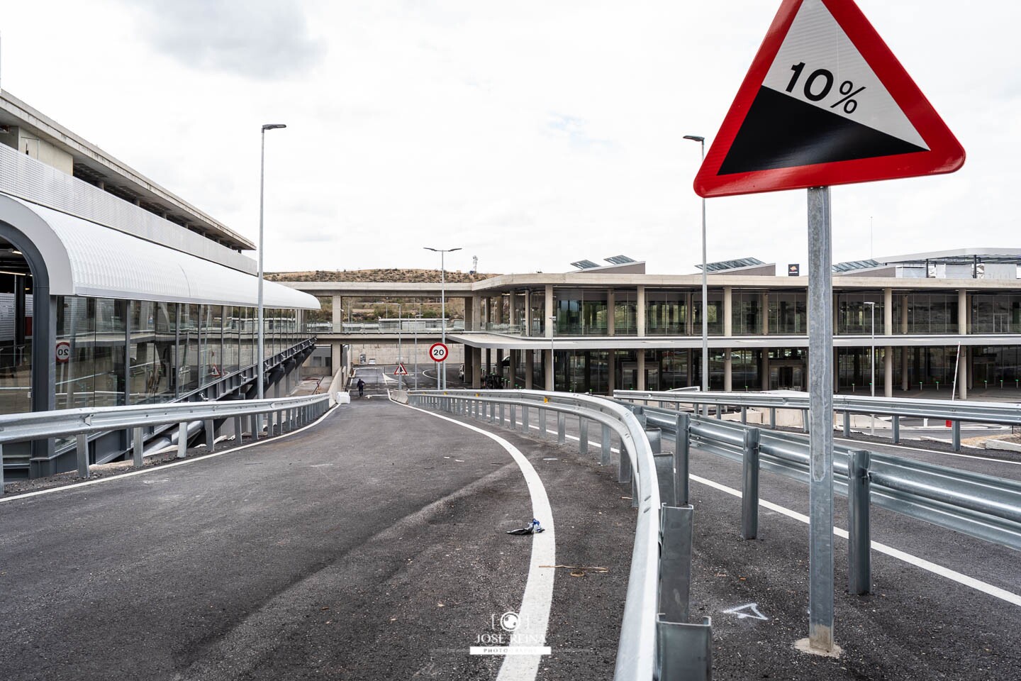 FOTOGRAFO OBRAS BARAJAS TERMIINAL AUTOBUSES T4041