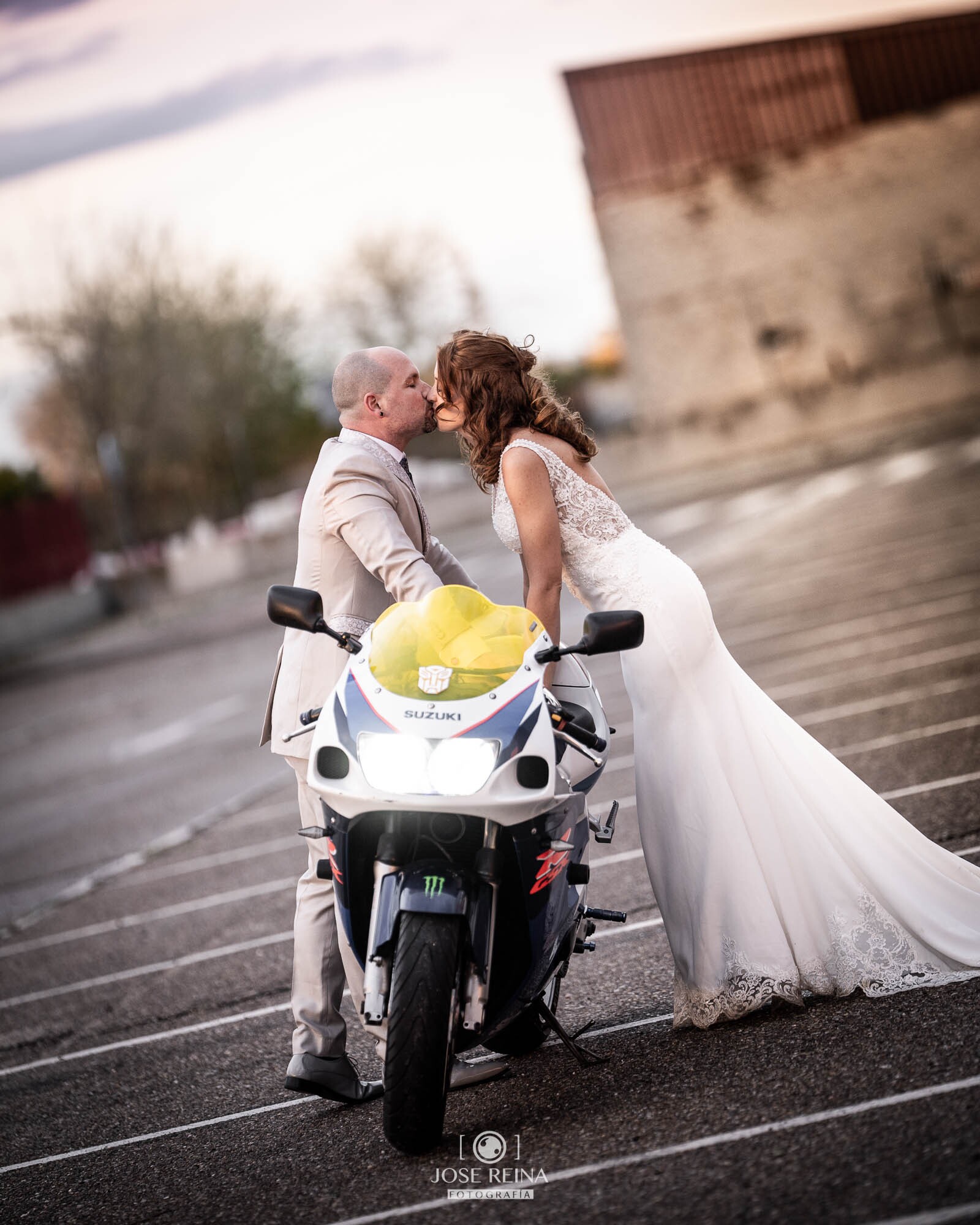 fotografo boda reportaje postboda con moto alcala de henares-20