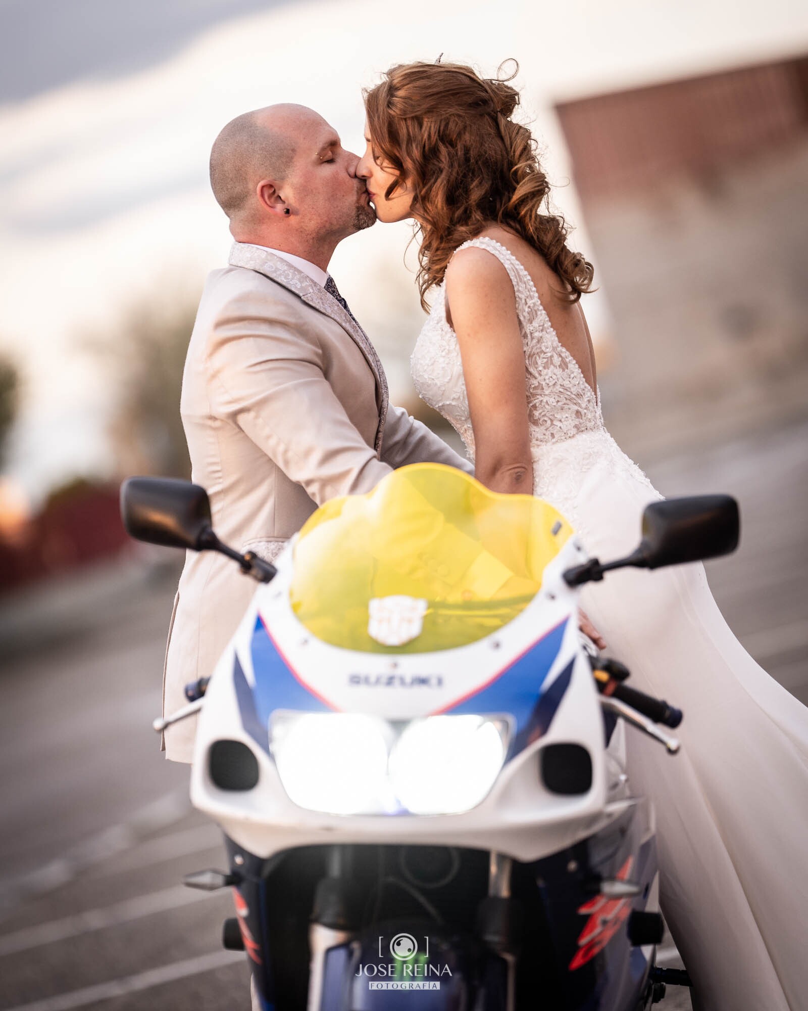 fotografo boda reportaje postboda con moto alcala de henares-21