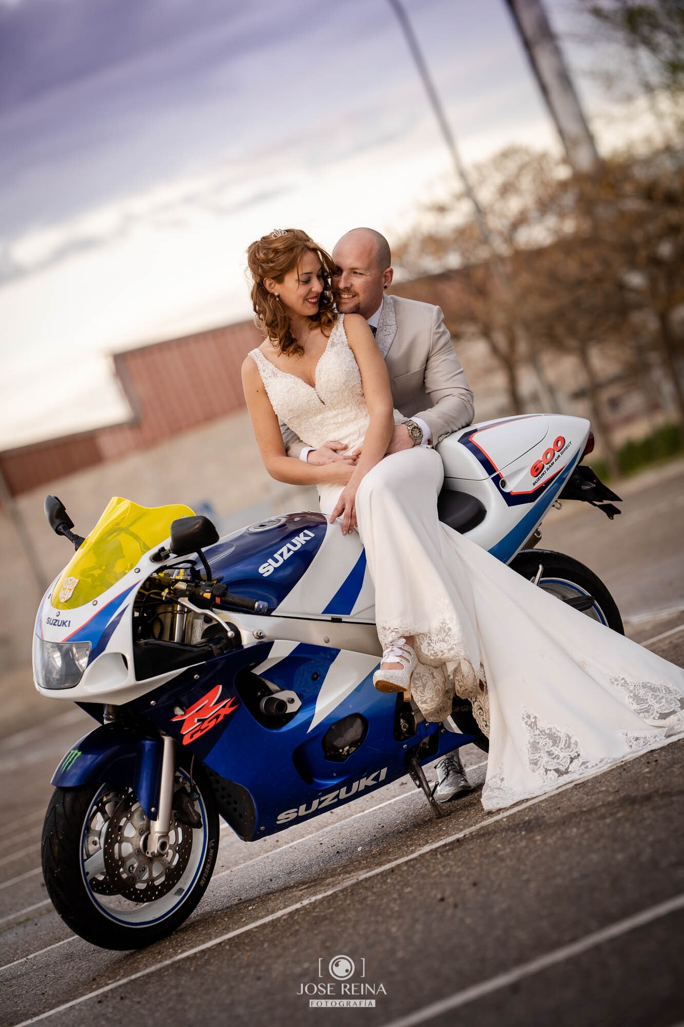 fotografo boda reportaje postboda con moto alcala de henares-2