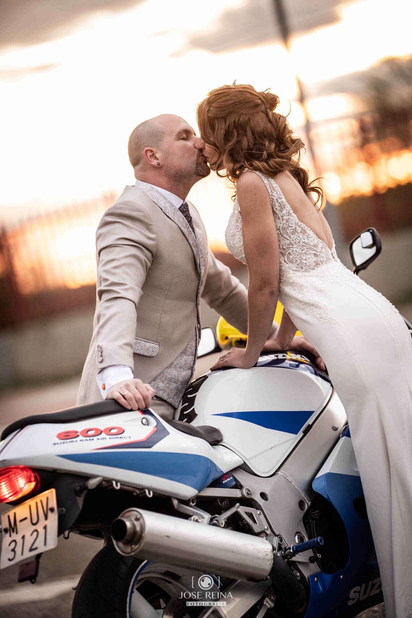 fotografo boda reportaje postboda con moto alcala de henares-35
