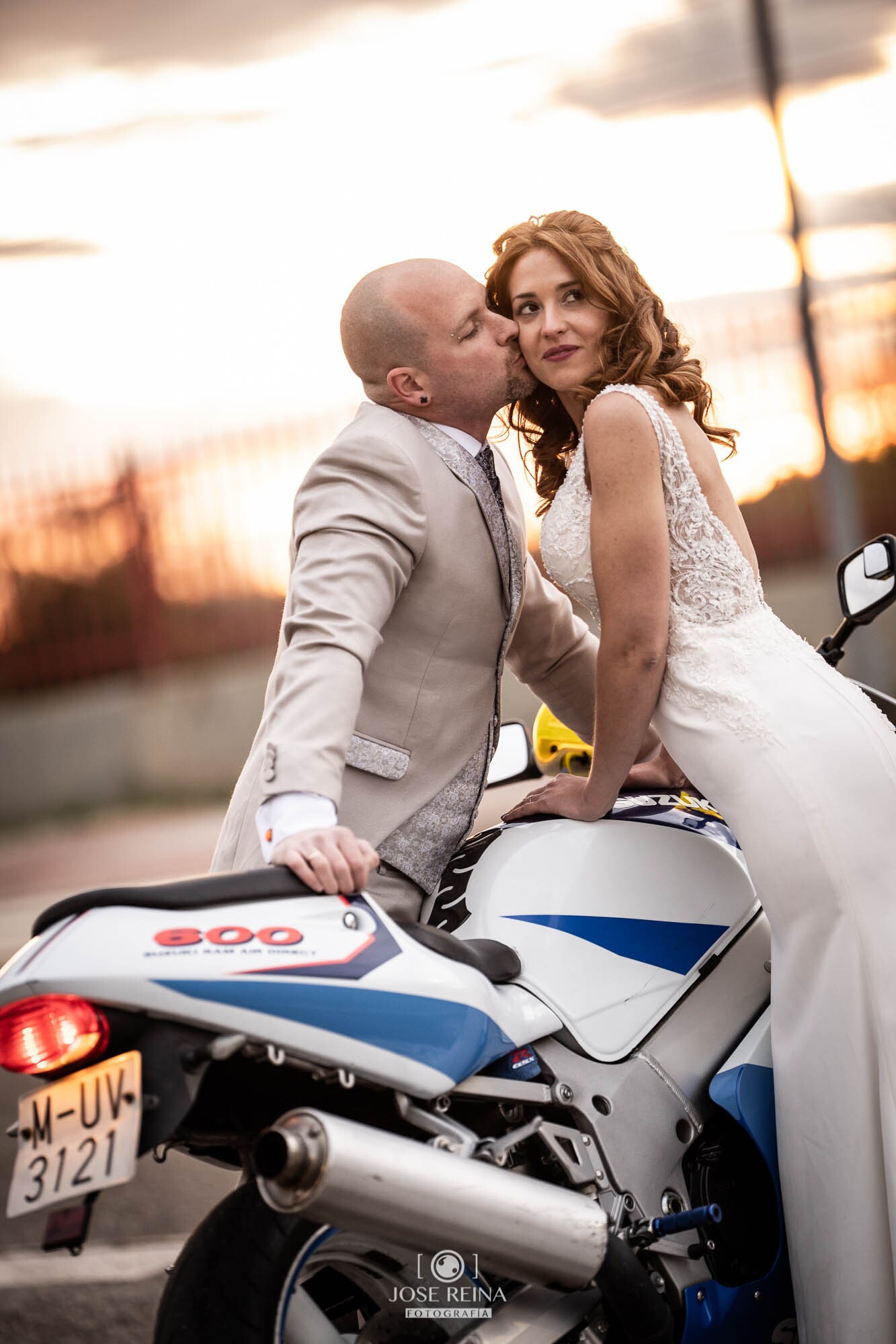 fotografo boda reportaje postboda con moto alcala de henares-36