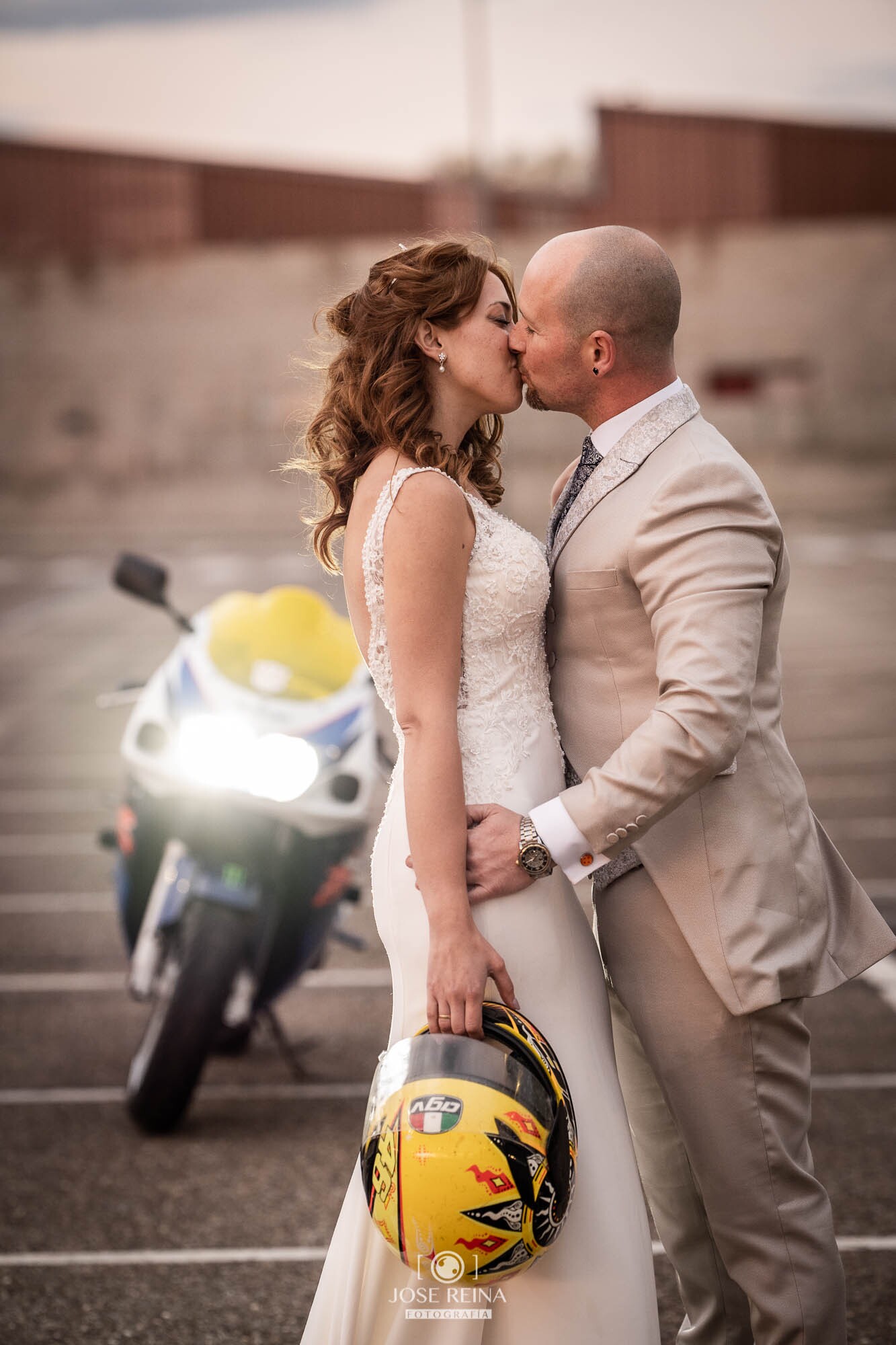 fotografo boda reportaje postboda con moto alcala de henares-37