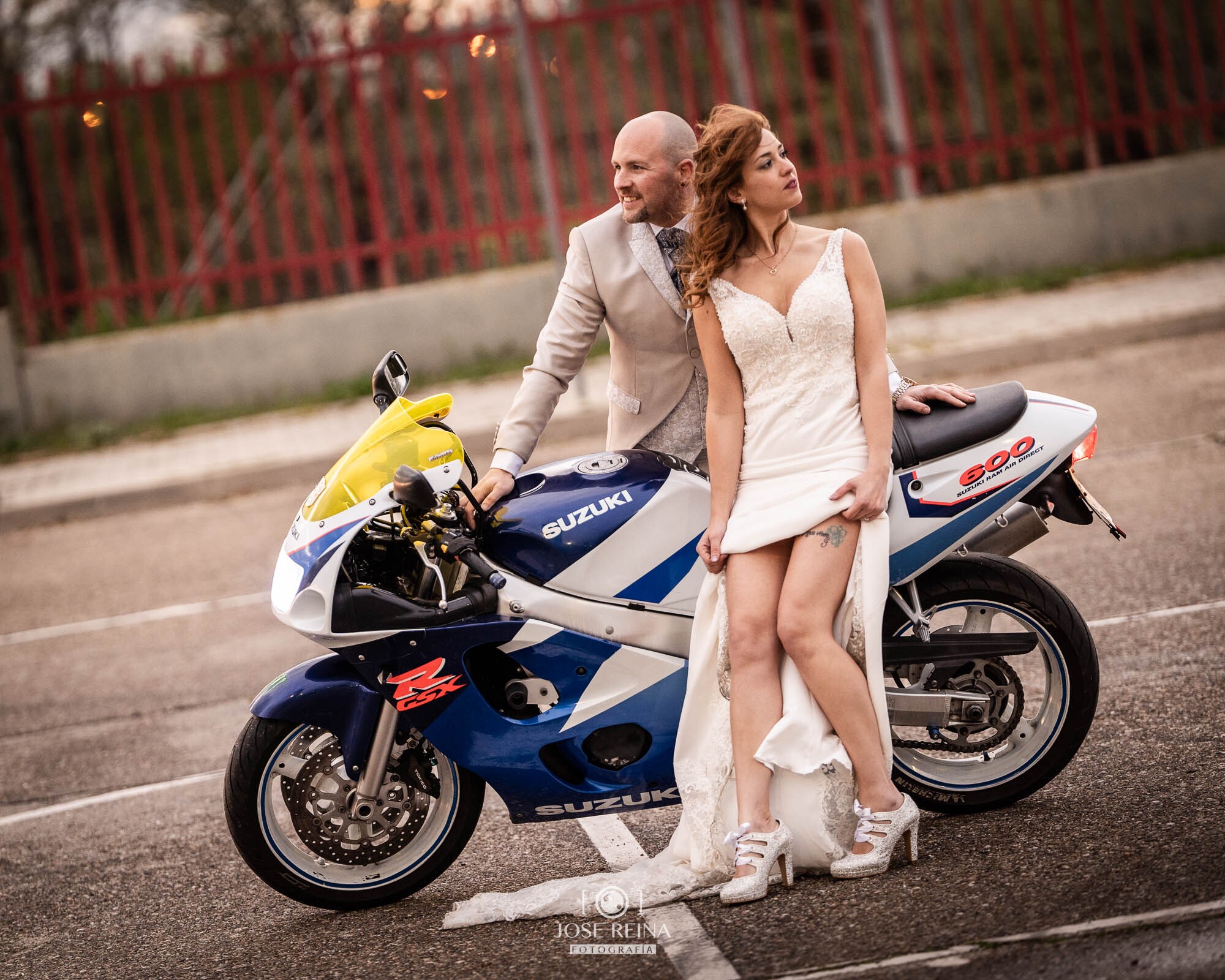 fotografo boda reportaje postboda con moto alcala de henares-43