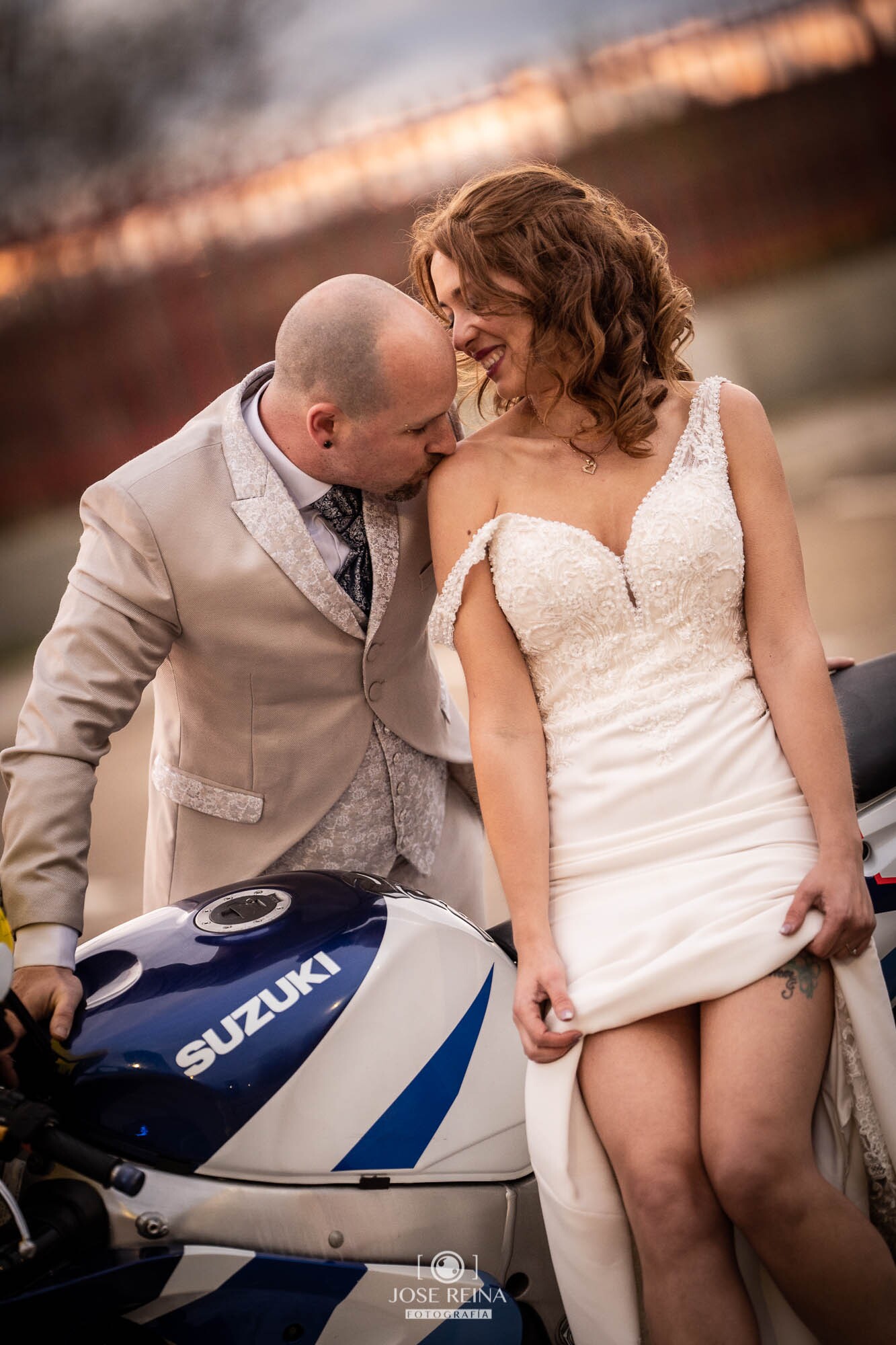 fotografo boda reportaje postboda con moto alcala de henares-46