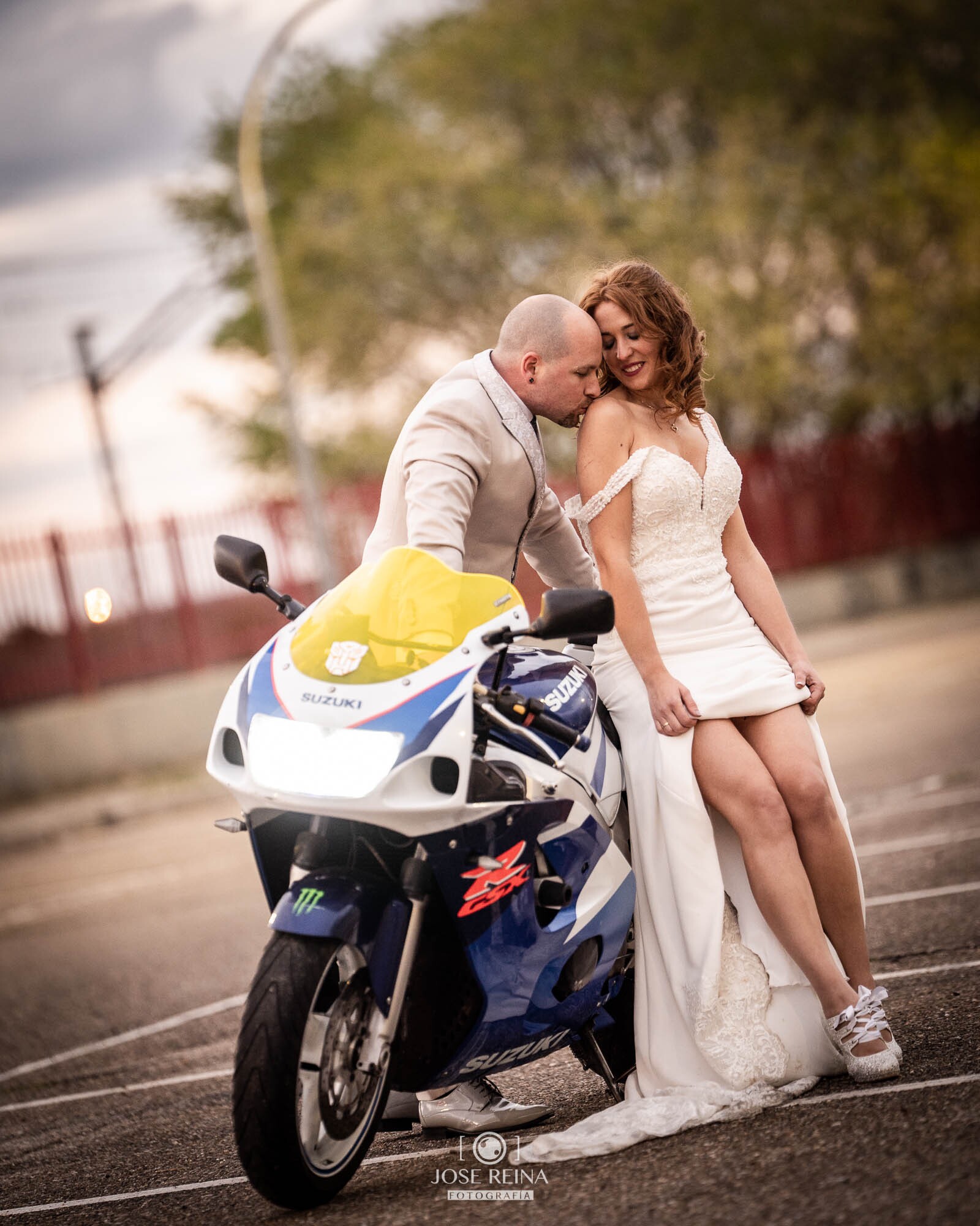 fotografo boda reportaje postboda con moto alcala de henares-47