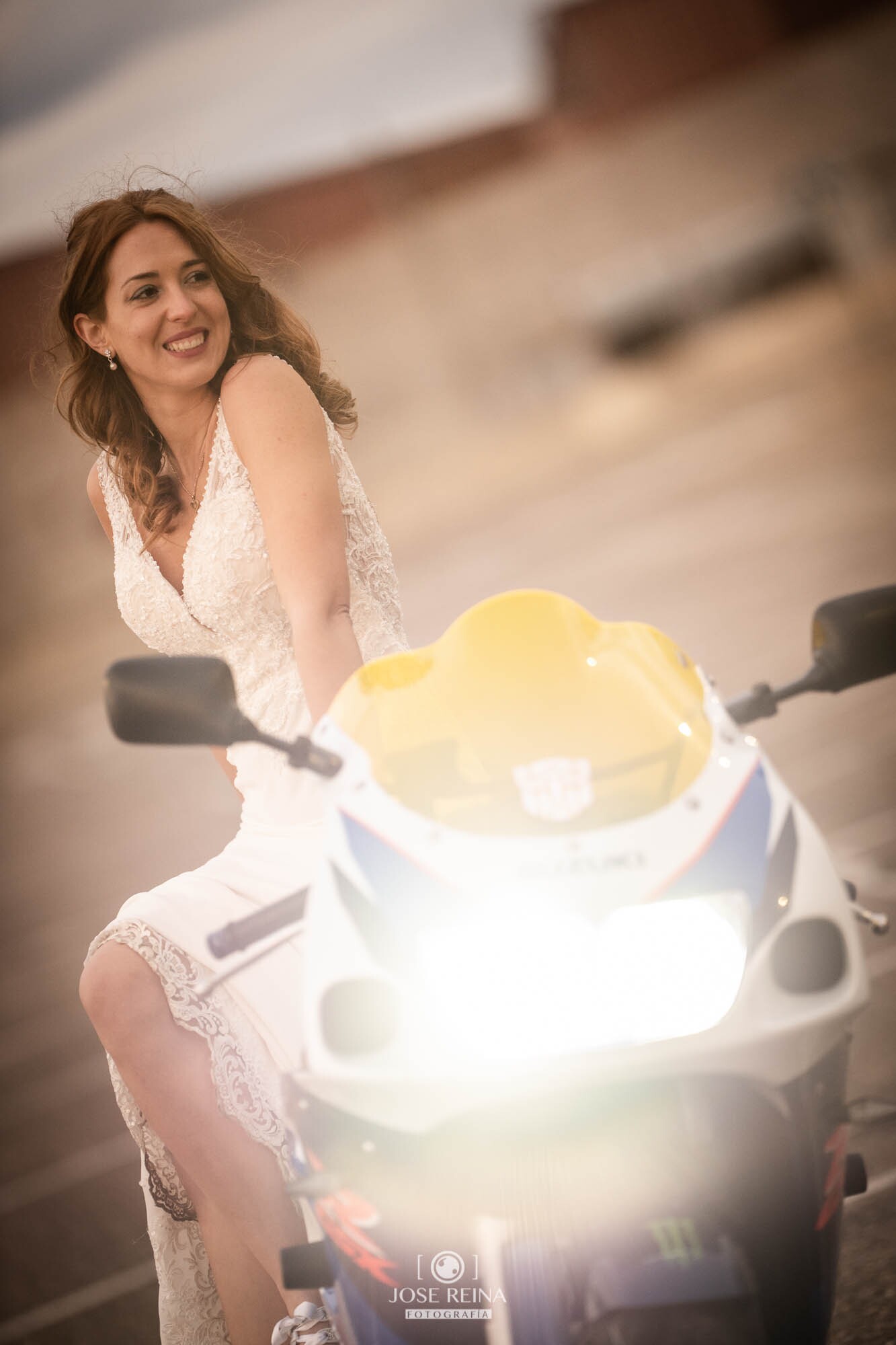 fotografo boda reportaje postboda con moto alcala de henares-50