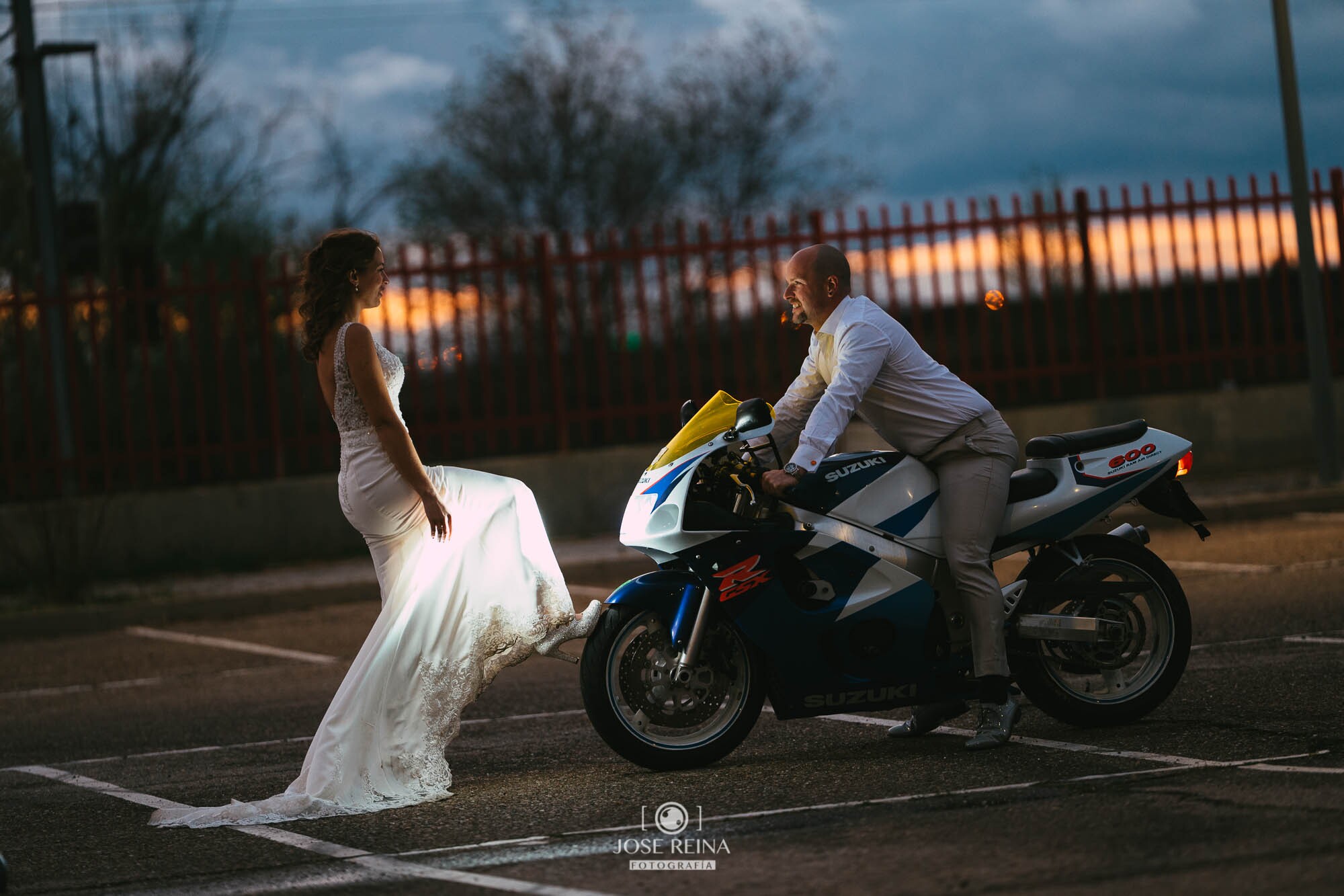 fotografo boda reportaje postboda con moto alcala de henares-51