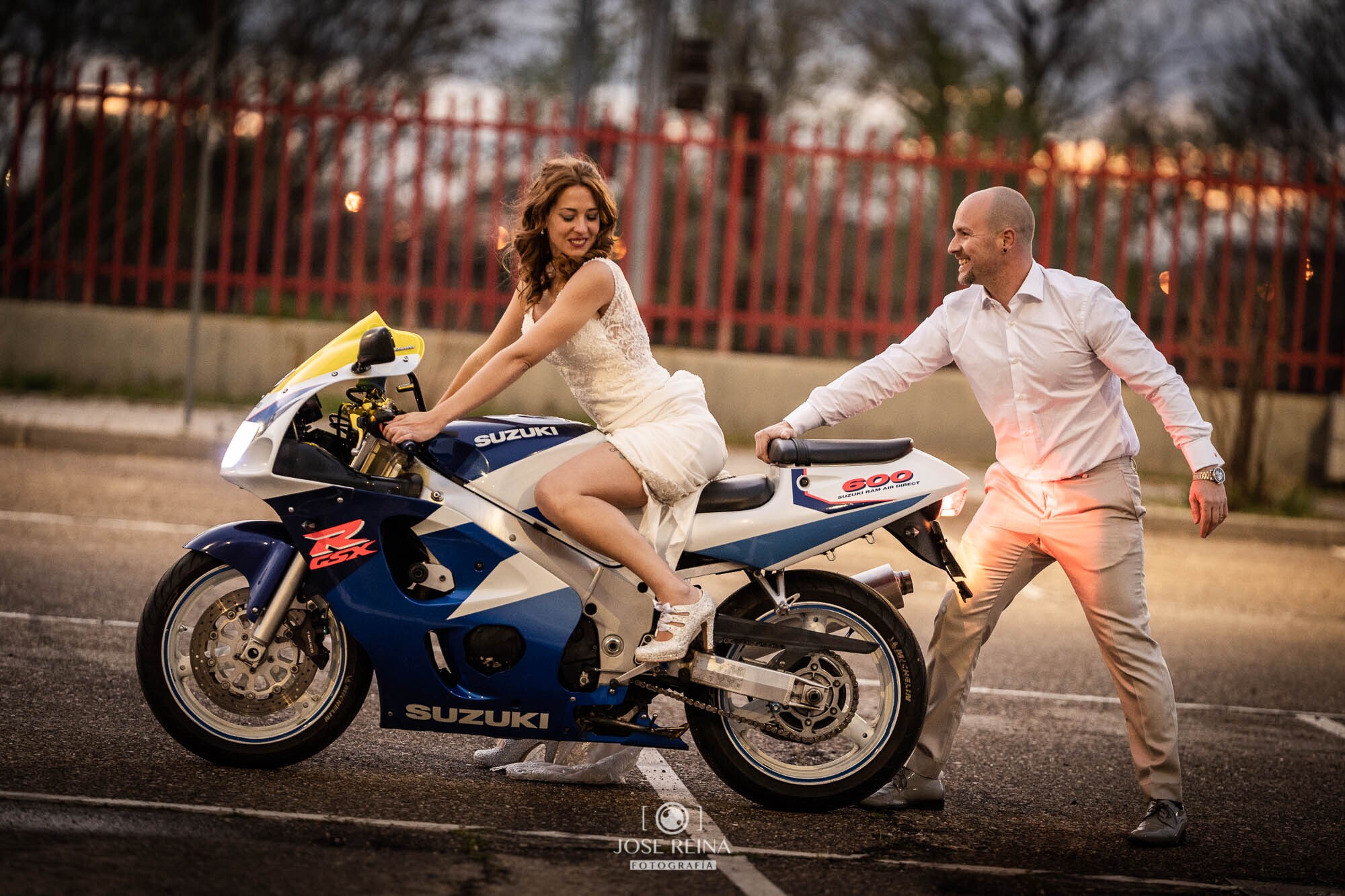 fotografo boda reportaje postboda con moto alcala de henares-56